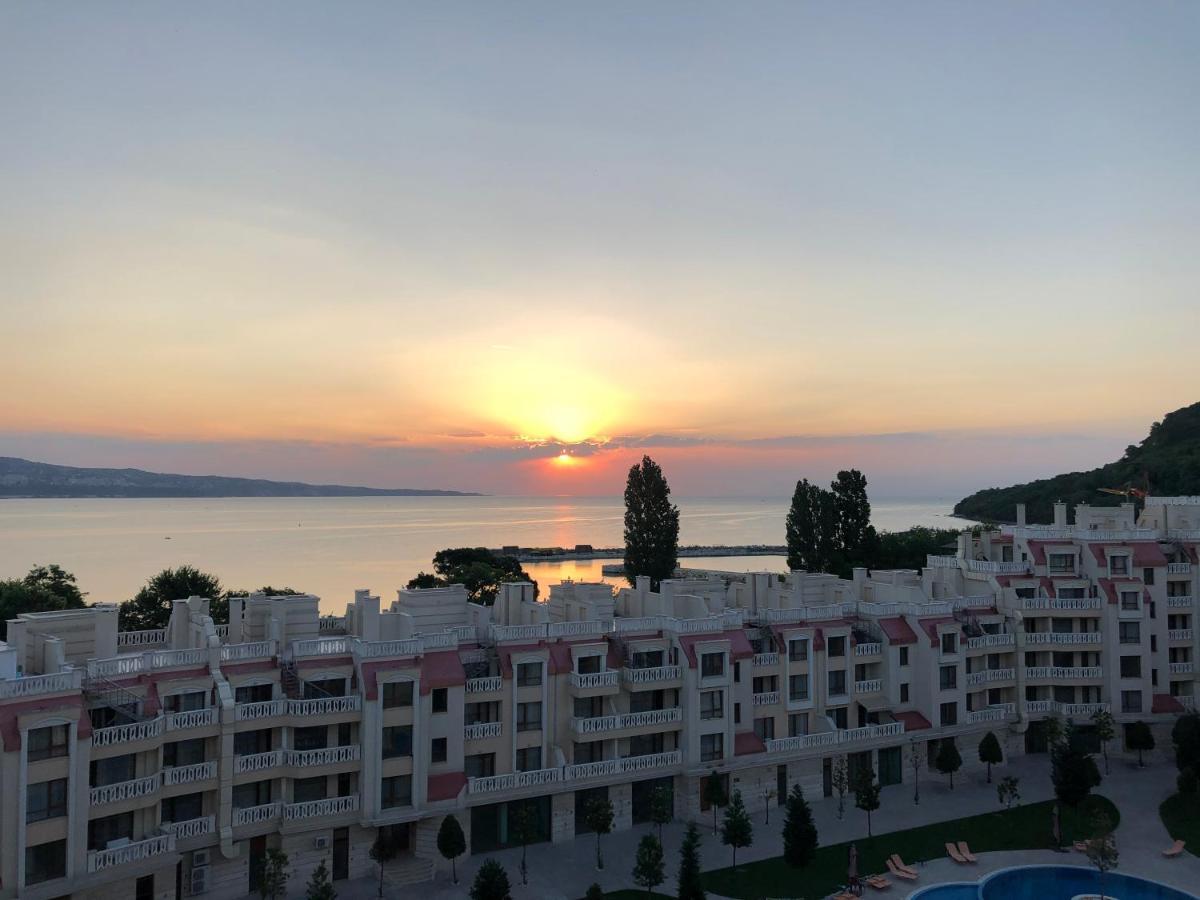 East From Paradise Apartment Varna Exteriör bild